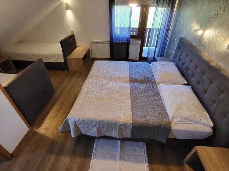 اتاق استاندارد چهار تخته, House Tina