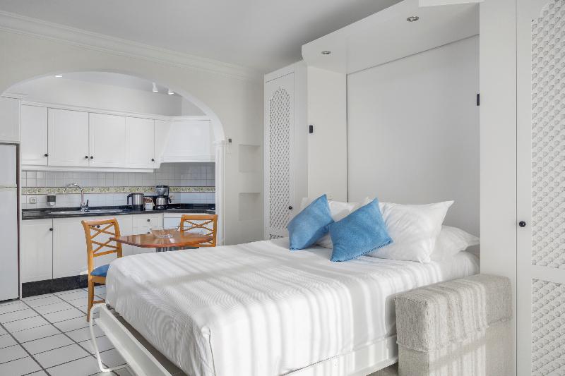 스탠다드 스튜디오, Santa Barbara Golf and Ocean Club