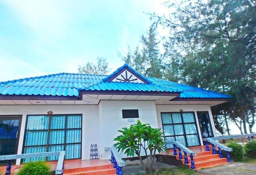 اتاق لوکس با چشم‌انداز دریا, Haadson Resort