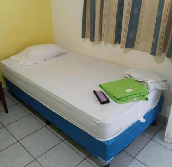 اتاق استاندارد یک نفره, Hostal Casa Pilar