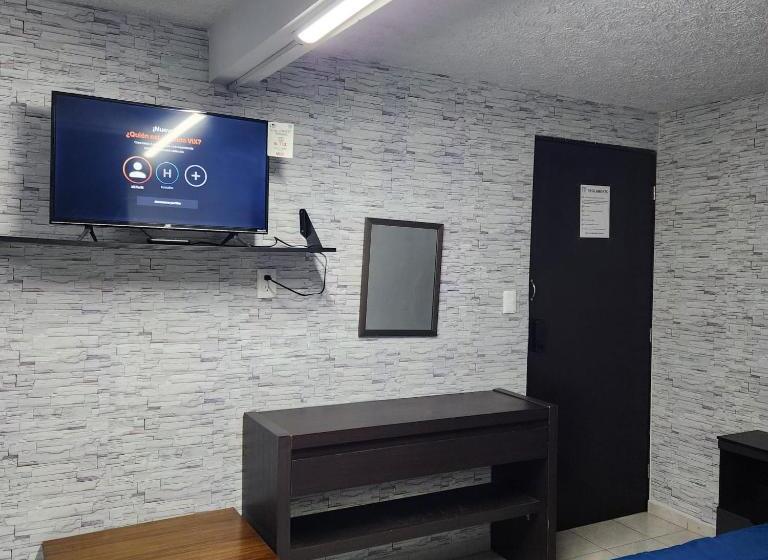 Quarto Triplo Basic, El Hostalito Metepec