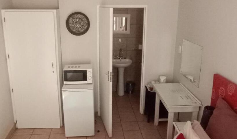 Номер Стандарт, The Guesthouse On Main