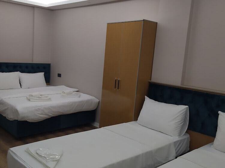 Economy Quadruple Room, Bonami