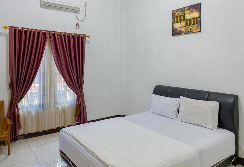 Номер Superior Кровать Кинг, Nascar Family Hotel Palangkaraya Redpartner