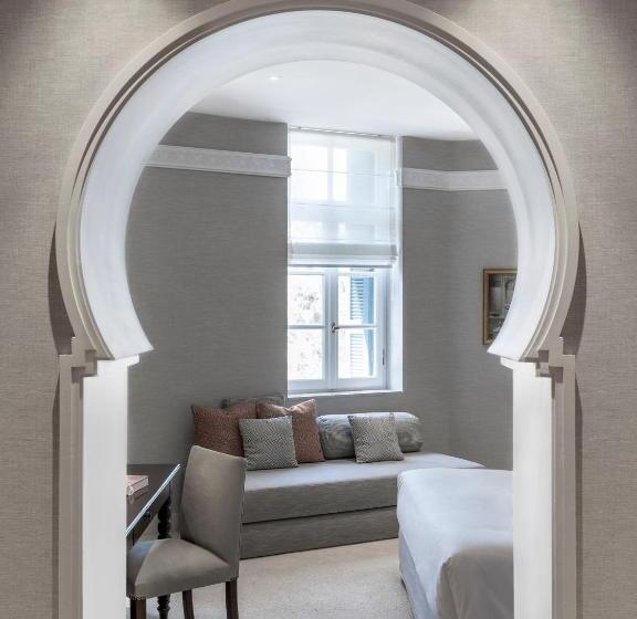سوییت سوپریور, The Kefalari Suites