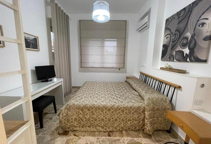 اتاق استاندارد با بالکن, Finestra Sui Ponti