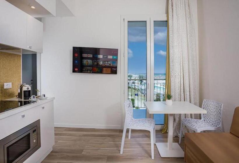 Люкс Боковой Вид на Море, Miami Suite