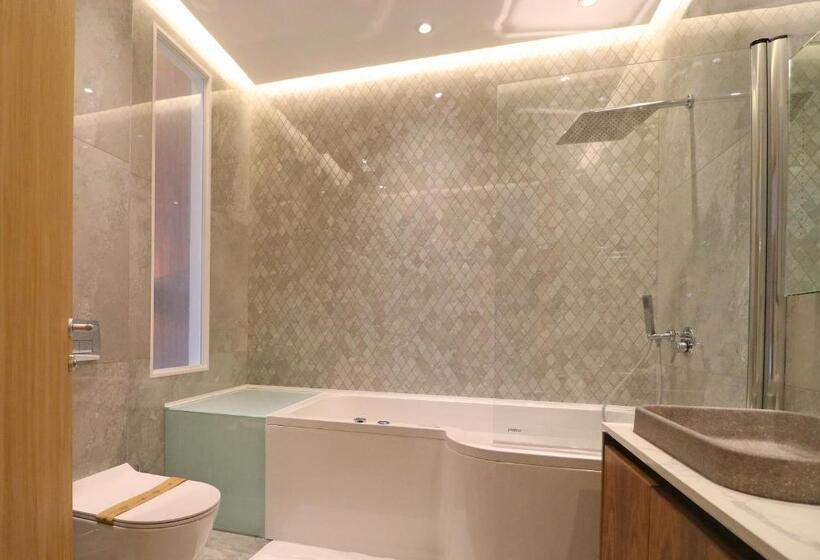 디럭스 룸 킹사이즈 침대, Nirvana Resort & Spa