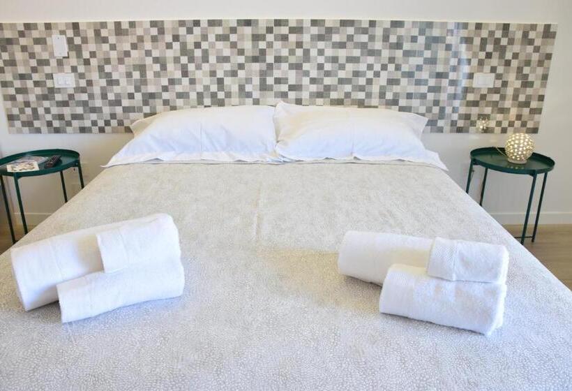 Трехместный Номер Стандарт с Балконом, Accòmodati B&b