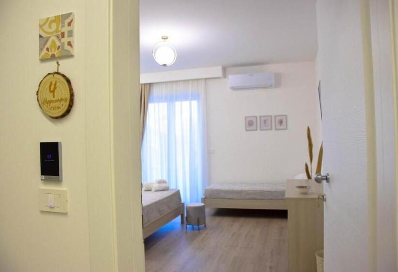 Четырехместный Номер Стандарт с Балконом, Accòmodati B&b