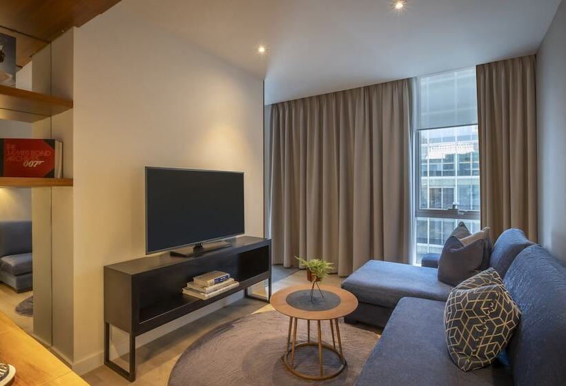 Полулюкс с Балконом, Clayton Hotel London Wall