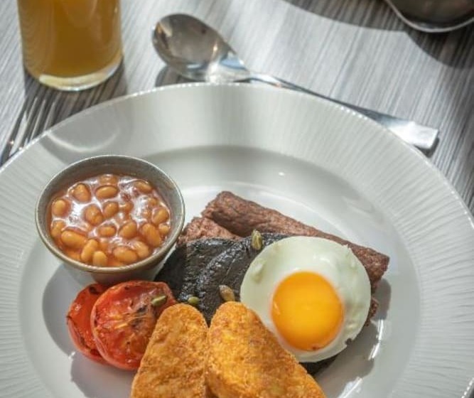Полулюкс, Clayton Hotel London Wall