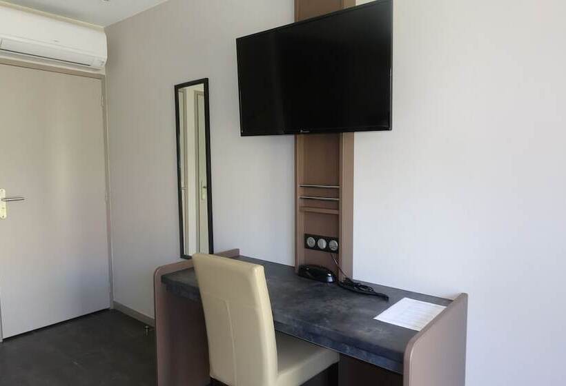 Номер Superior, Hôtel Grand Confort Le Moulin Rouge