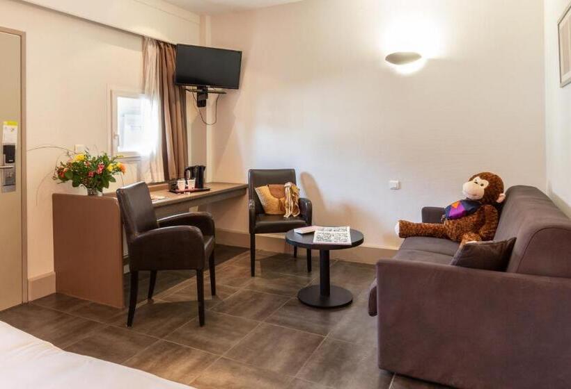 Четырехместный Номер Стандарт, Hôtel Grand Confort Le Moulin Rouge