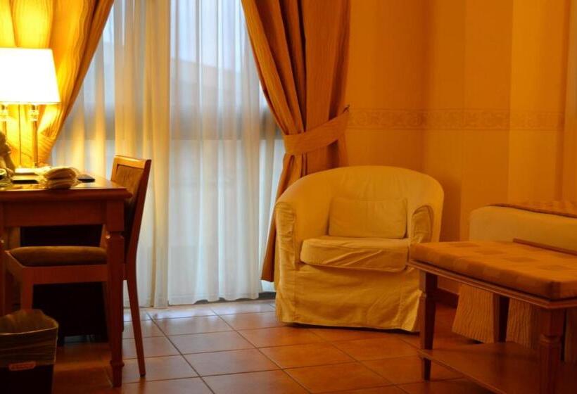 اتاق رویال, Seccy Hotel Boutique Art & Museum