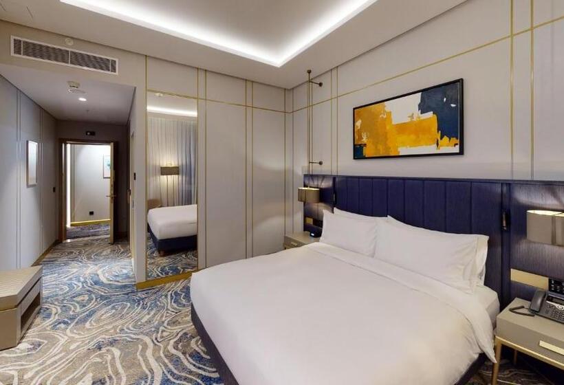Номер Клуб Кровать Кинг, Intercontinental Baku, An Ihg