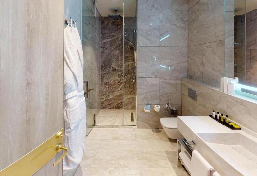 Номер Клуб Кровать Кинг, Intercontinental Baku, An Ihg