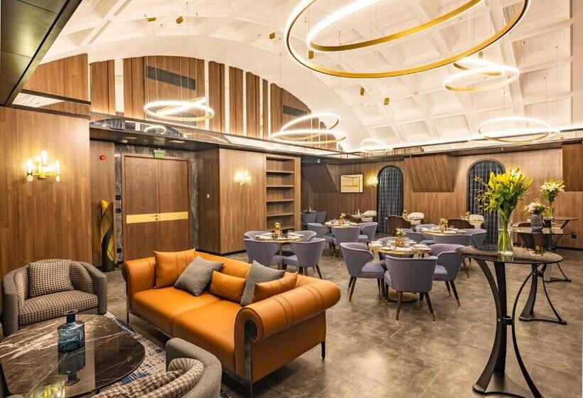 Номер Клуб Кровать Кинг, Intercontinental Baku, An Ihg