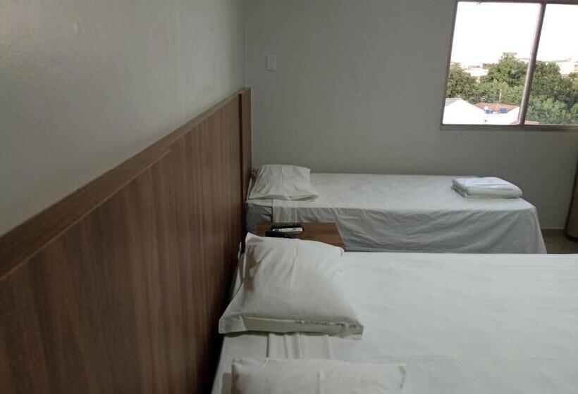 Economy Triple Room, Oscar Econômico Montes Claros