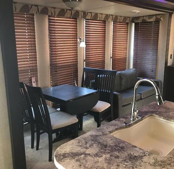 1间卧室的房子, Orchard Queen Motel & Rv Park
