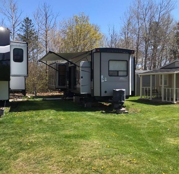 1间卧室的房子, Orchard Queen Motel & Rv Park