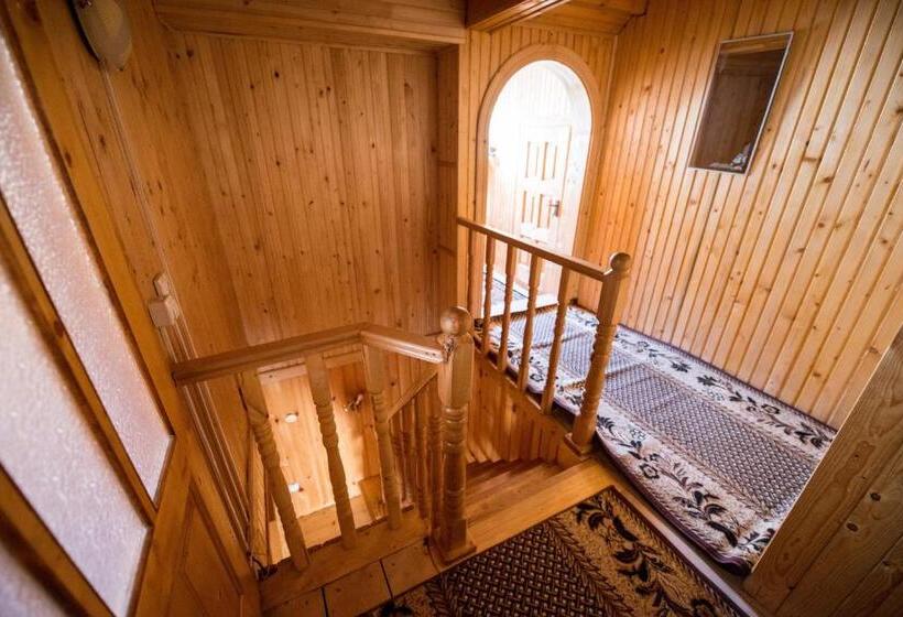 اتاق خانوادگی, Gazdіvska Hata Guest House