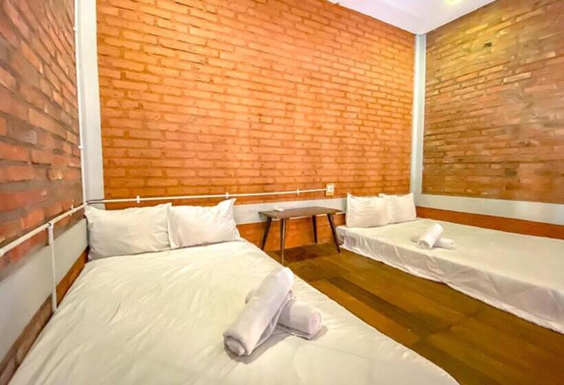 Семейный Номер, Griya Gribig Guest House Mitra Reddoorz