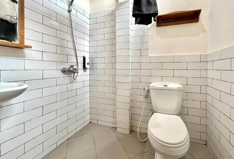 Номер Стандарт, Reddoorz At Mystays Pemuda Cepu Blora