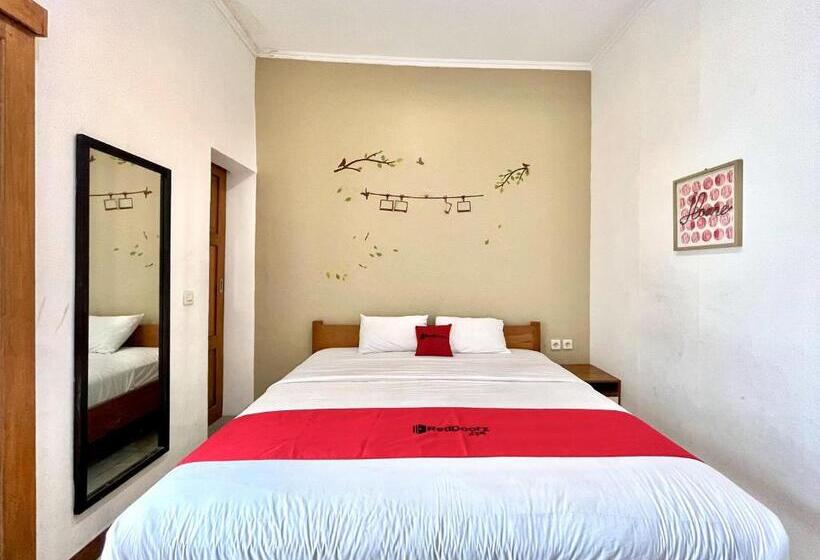 Номер Deluxe, Reddoorz At Mystays Pemuda Cepu Blora