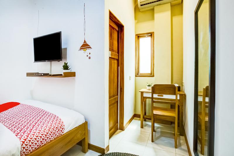 Номер Стандарт, Reddoorz At Mystays Pemuda Cepu Blora