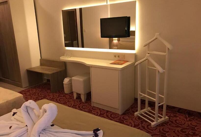 Номер Deluxe, Kosdere