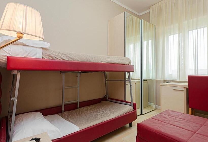 高级家庭房间, Corona Milano Marittima