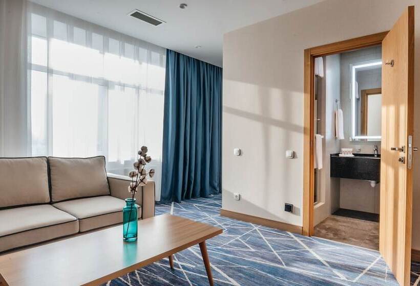 سوئیت 2 خوابه, Ramada By Wyndham Astana