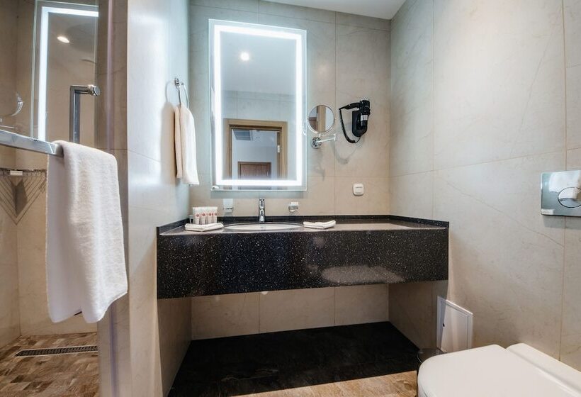 سوییت جونیور, Ramada By Wyndham Astana