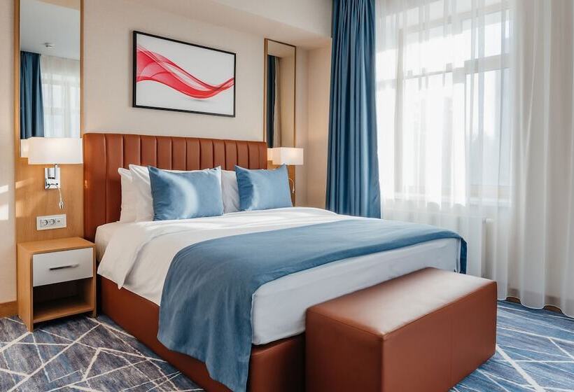 سوییت جونیور, Ramada By Wyndham Astana