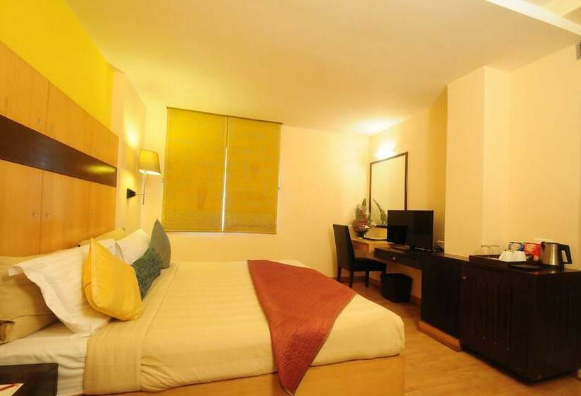Номер Deluxe, Justa Hyderabad