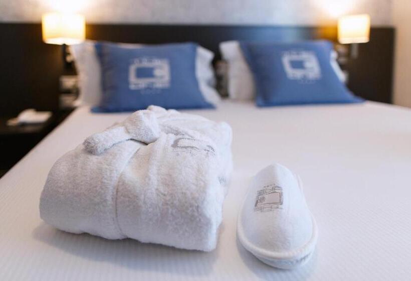 Номер Стандарт, The One Hotel   Designed For Adults   Pet Lovers