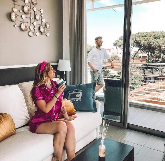 Люкс с Балконом, The One Hotel   Designed For Adults   Pet Lovers