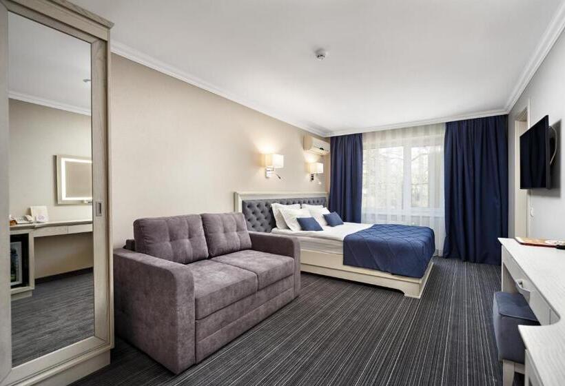 سوییت جونیور, Eurohotel