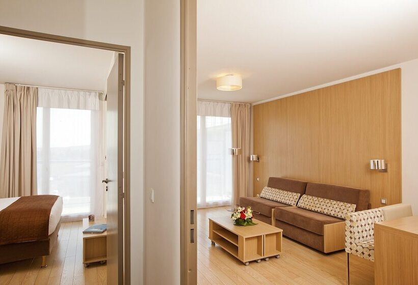 Апартаменты 1 Спальня, Residhome Carrieres La Defense