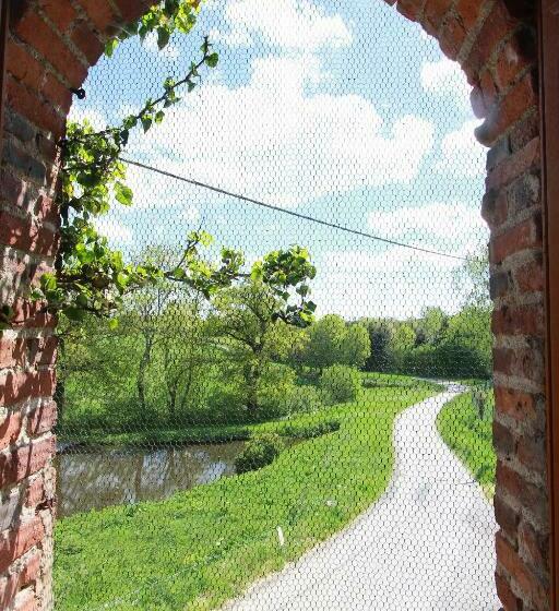 Семейный Номер, Domaine De La Couture