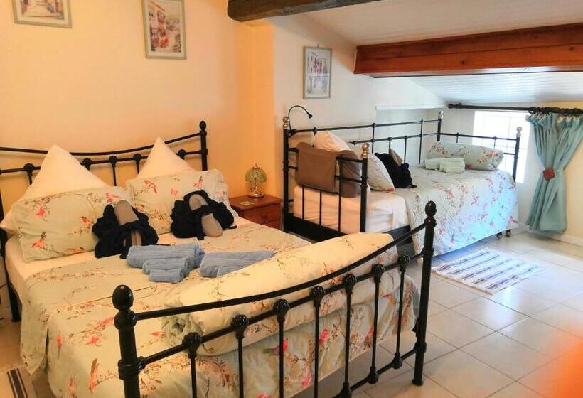 Номер Стандарт Трехместный, Le Petit Chateau