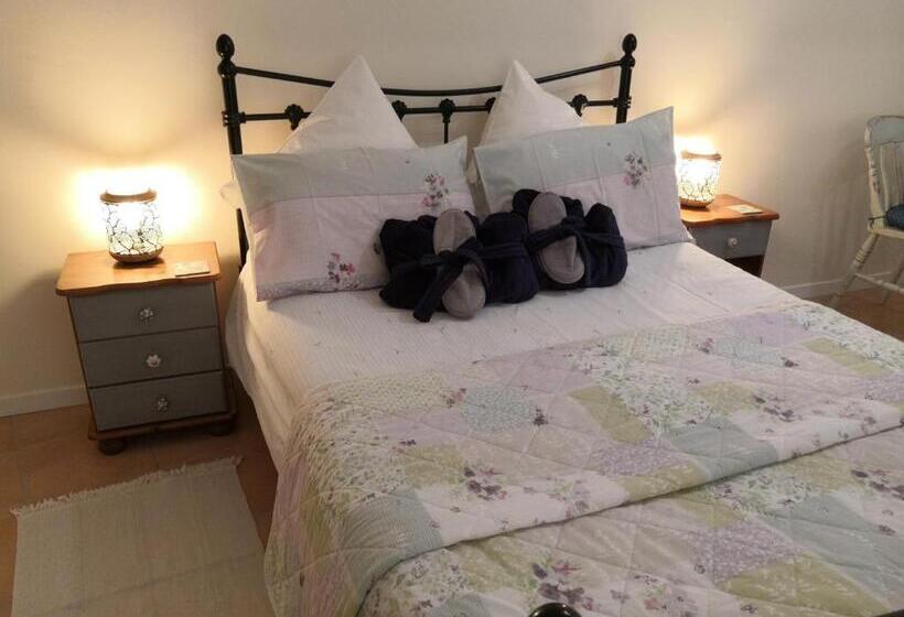 Стандартный Номер Кровать Кинг, Le Petit Chateau