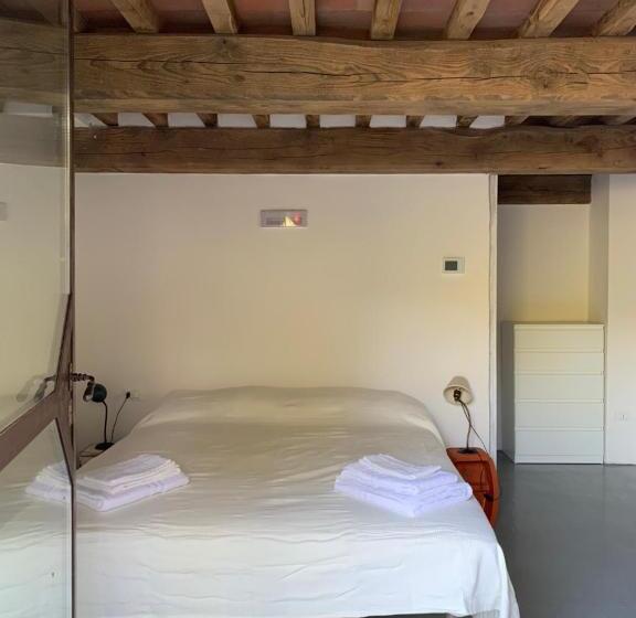 Family Suite, Operaviva