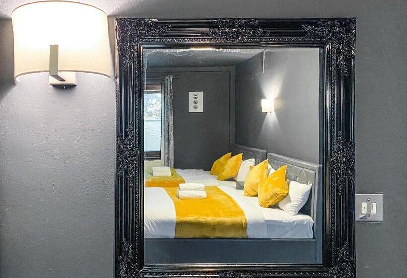 Quarto Familiar, Wns