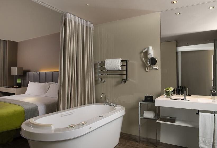 سوییت جونیور, Melia Braga Hotel & Spa