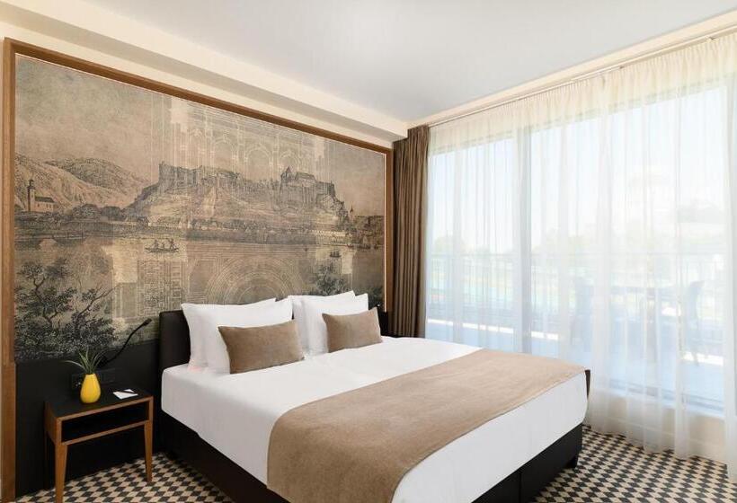 Люкс, Grand Hotel Esztergom