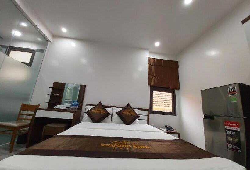 اتاق لوکس, Trường Sinh