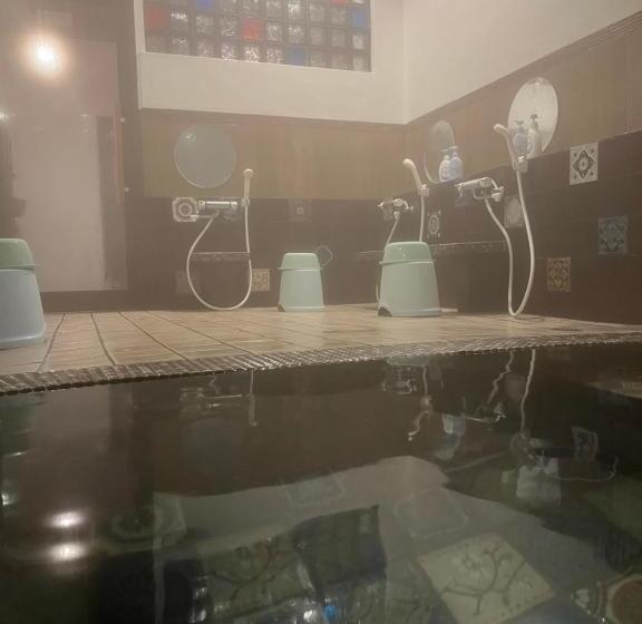 Номер Стандарт Четырехместный Совместный Санузел, Historical Ryokan Senyukan