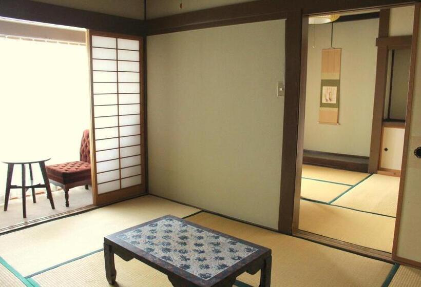 Номер Стандарт Четырехместный Совместный Санузел, Historical Ryokan Senyukan